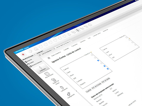 Checklist en el expediente de un empleado OktoPOS Manager en una computadora portátil, lista de verificación